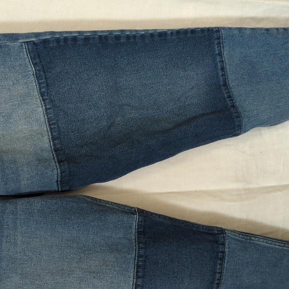 Hollister Ultra High Rise Mom Jean Block Patch Size 9 R - Picture 4 of 6